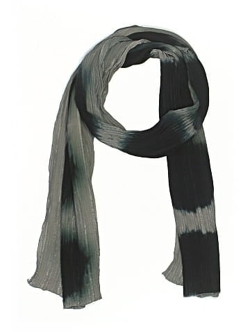 Clyde Scarf (view 1)