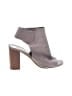 Vince. Gray Sandals Size 8 - photo 1