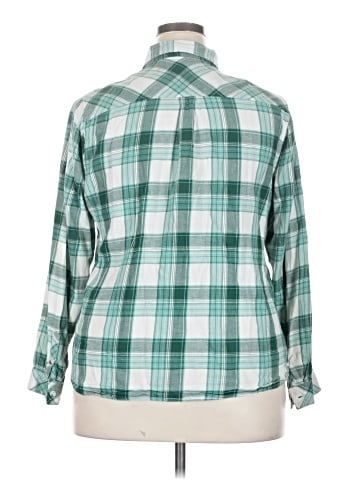 Croft & Barrow Long Sleeve Button-Down Shirt (view 2)