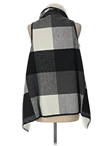 Me Jane Faux Fur Vest (view 2)