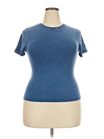 Scoop Short Sleeve T-Shirt (view 1)