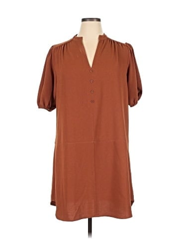 Clover and Sloane Casual Dress (view 1)