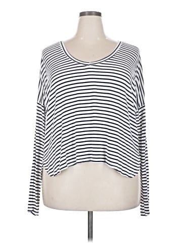 Brandy Melville Long Sleeve T-Shirt (view 1)
