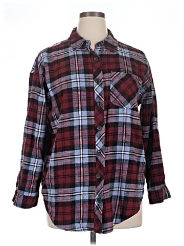 Maurices Long Sleeve Button-Down Shirt (view 1)