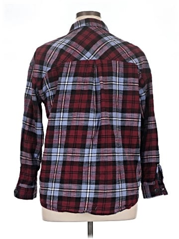Maurices Long Sleeve Button-Down Shirt (view 2)