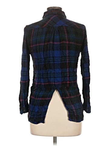 Maurices Long Sleeve Button-Down Shirt (view 2)