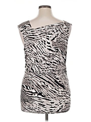 Jennifer Lopez Sleeveless Top (view 2)