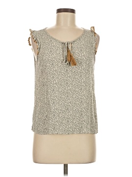 Hem & Thread Sleeveless Blouse