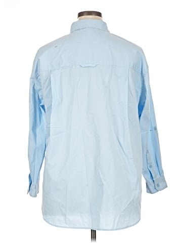 Gloria Vanderbilt Long Sleeve Button-Down Shirt (view 2)