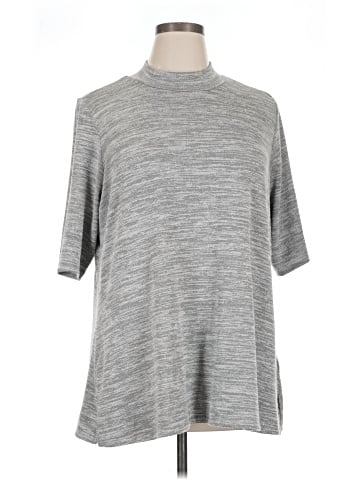 Lisa Rinna Poncho (view 1)