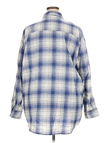 Old Navy Long Sleeve Button-Down Shirt (view 2)