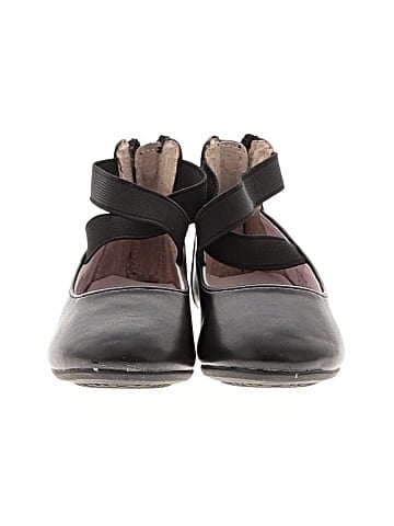 Nina Flats (view 2)