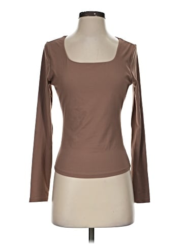 Trendy Queen 3/4 Sleeve T-Shirt (view 1)