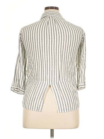 Sim & Sam 3/4 Sleeve Button-Down Shirt (view 2)