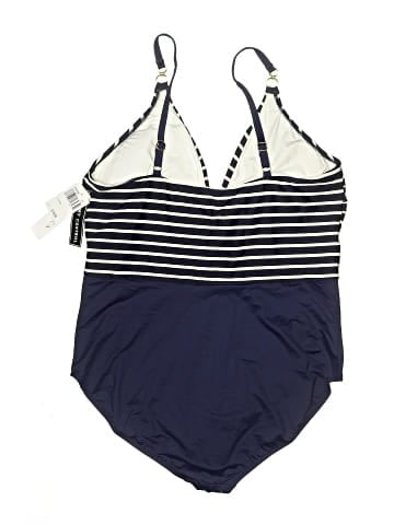La Blanca One Piece Swimsuit (view 2)