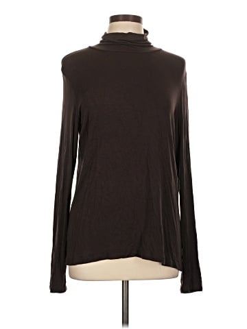 Leo & Nicole Long Sleeve Turtleneck (view 1)