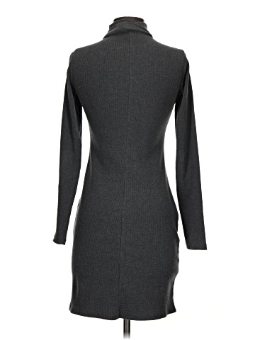 Old Navy Casual Dress (view 2)