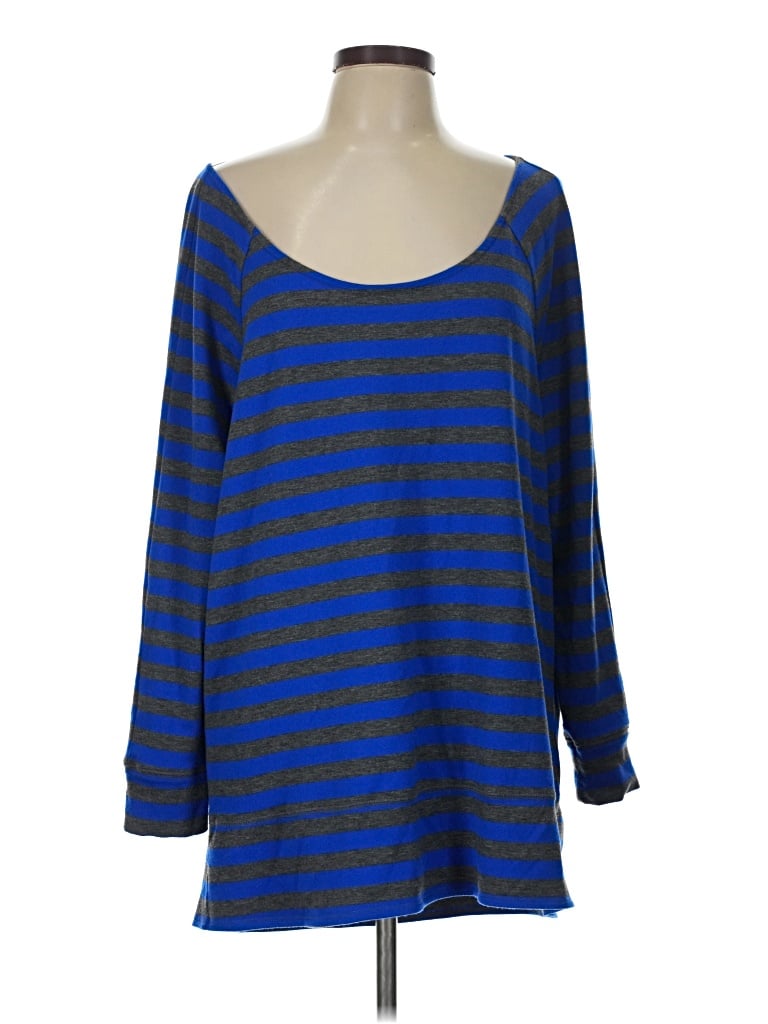 Pre-owned Ny & C 3/4 Sleeve T-shirt In Blue