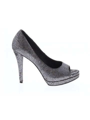 Vera Wang Heels (view 1)