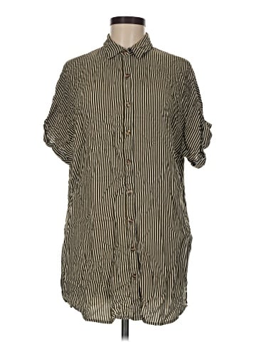 Forever 21 Short Sleeve Button-Down Shirt (view 1)