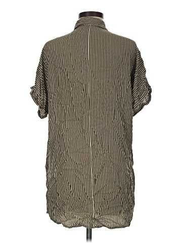 Forever 21 Short Sleeve Button-Down Shirt (view 2)