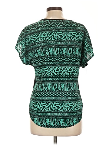 Discreet Short Sleeve Top (view 2)