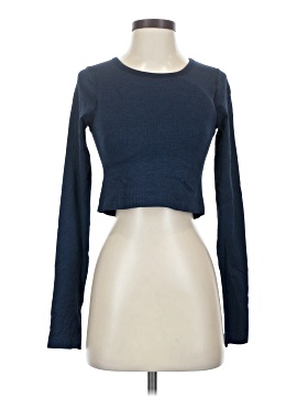 Lululemon Athletica Long Sleeve T-Shirt (view 1)
