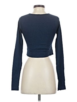 Lululemon Athletica Long Sleeve T-Shirt (view 2)