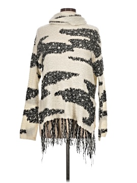 Romeo & Juliet Couture Pullover Sweater