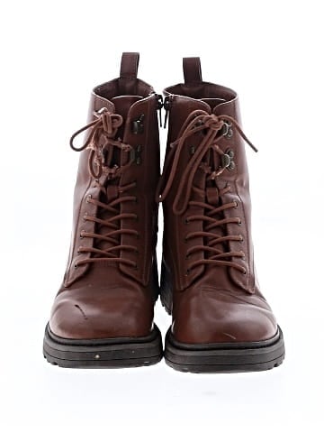 Universal Thread Boots (view 2)