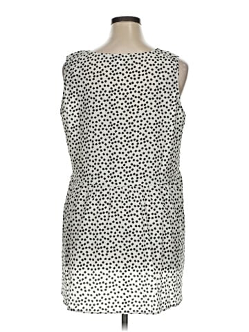 Weekend Suzanne Betro Sleeveless Blouse (view 2)