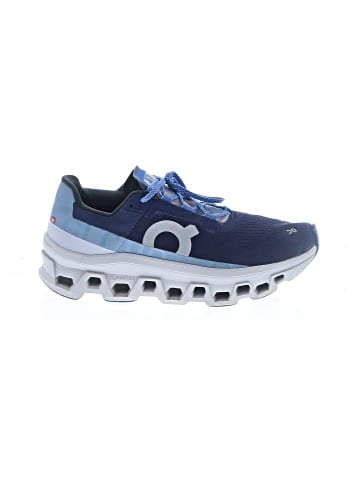 On Cloud Sneakers (view 1)