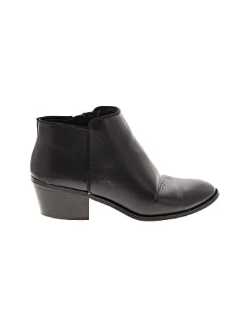 Amazon Essentials Ankle Boots (view 1)