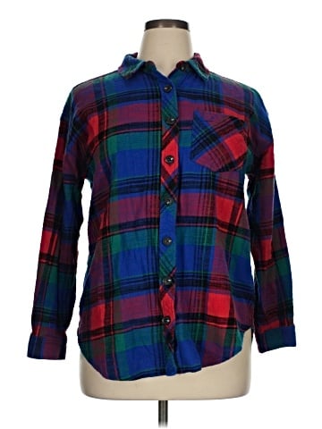 Maurices Long Sleeve Button-Down Shirt (view 1)
