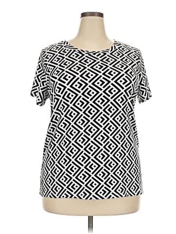 Free Kisses Short Sleeve T-Shirt (view 1)