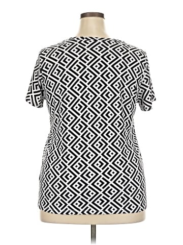 Free Kisses Short Sleeve T-Shirt (view 2)