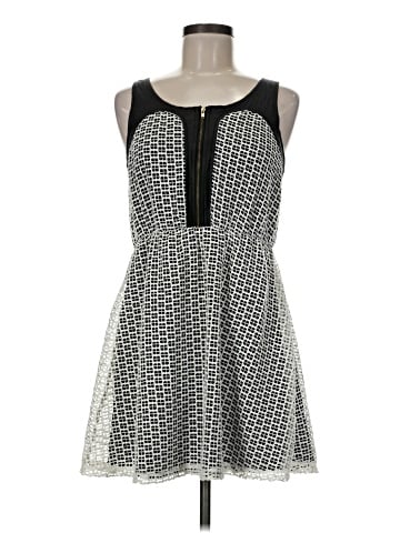 Romeo & Juliet Couture Sleeveless Top (view 1)