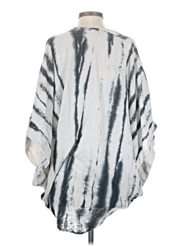 Staring at Stars Kimono (view 2)