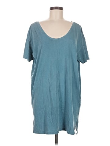 Victoria's Secret Short Sleeve T-Shirt (view 1)