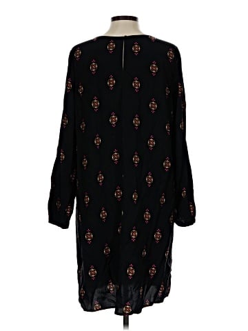 Old Navy Casual Dress (view 2)