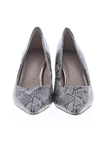 Kelly & Katie Heels (view 2)