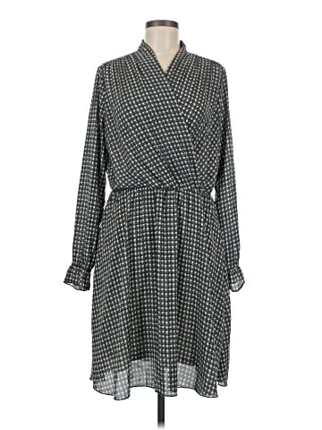 AWARE by Vero Moda Casual Dress (view 1)