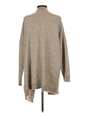 Betsey's Boutique Shop Cardigan (view 2)