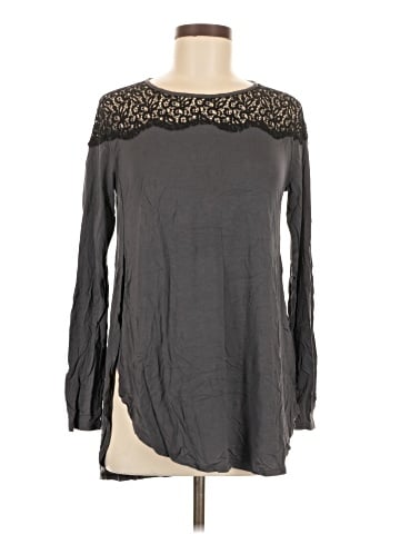 Old Navy Long Sleeve T-Shirt (view 1)
