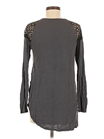 Old Navy Long Sleeve T-Shirt (view 2)