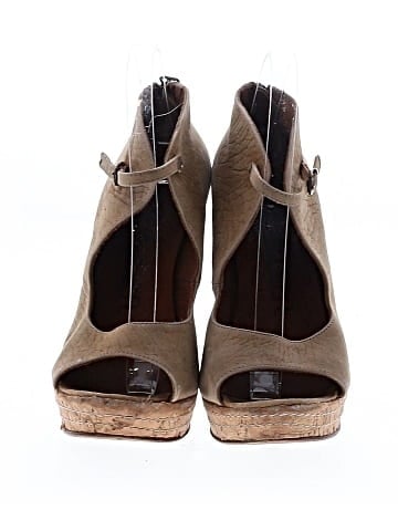 SixtySeven Wedges (view 2)