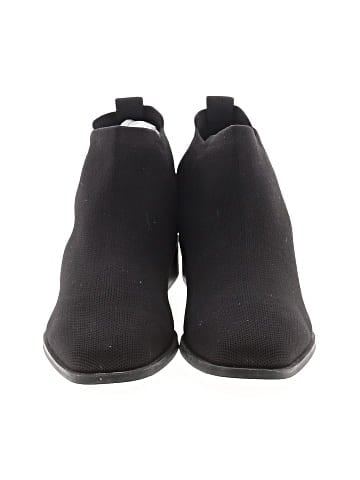 Vivaia Ankle Boots (view 2)