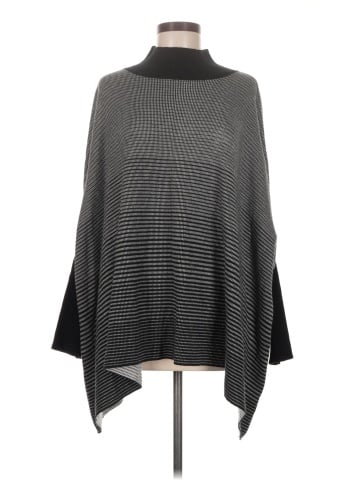 Liv Poncho (view 1)