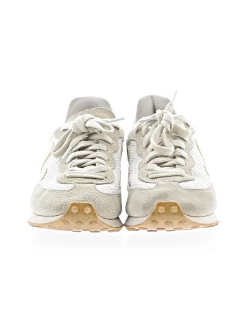 VEJA Sneakers (view 2)