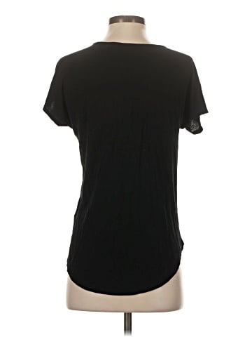 Lucy & Laurel Short Sleeve T-Shirt (view 2)